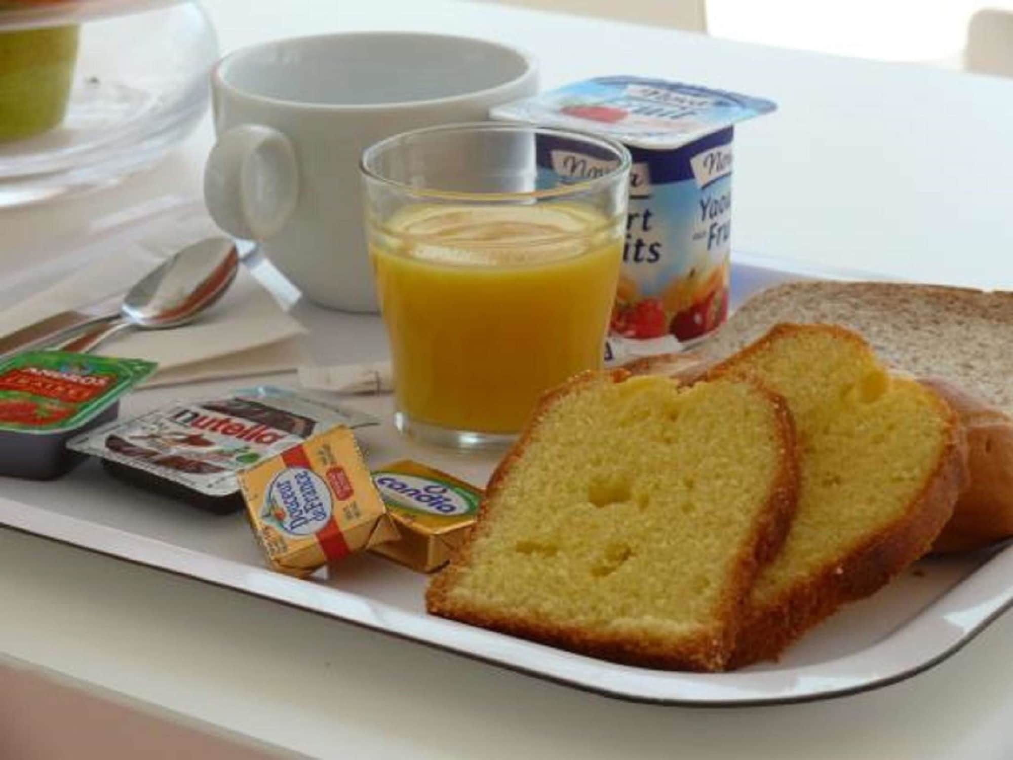 فندق بريمير كلاس روان بيريو Perreux المظهر الخارجي الصورة